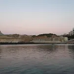 Sunset Seaview بيت ضيافة 4*