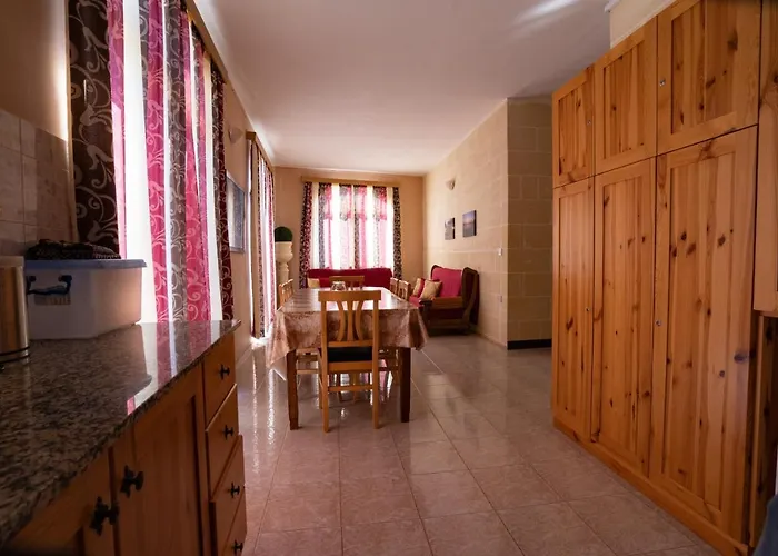 Sunset Seaview Гостевой дом 4*